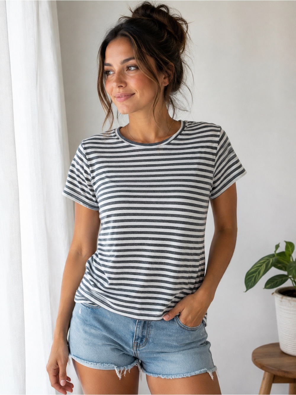 Abercrombie & Fitch Soft A&F Tee Gray White Striped Crewneck T-Shirt Small